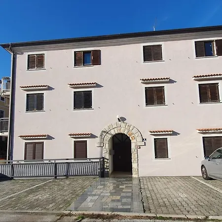 Apartamento Hrast For Max 5 Persons 600m From The Beach