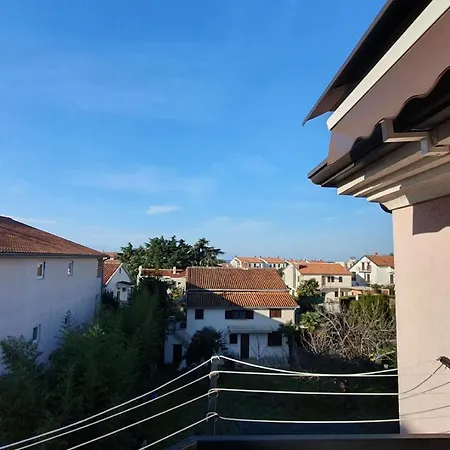 Hrast For Max 5 Persons 600m From The Beach Apartamento Poreč