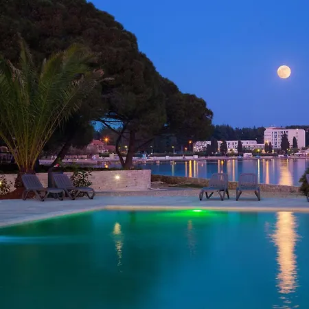 Hrast For Max 5 Persons 600m From The Beach * Poreč