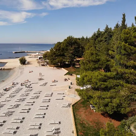 Hrast For Max 5 Persons 600m From The Beach Apartamento